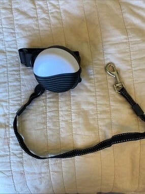 Retractable Dog Leash – Black & White